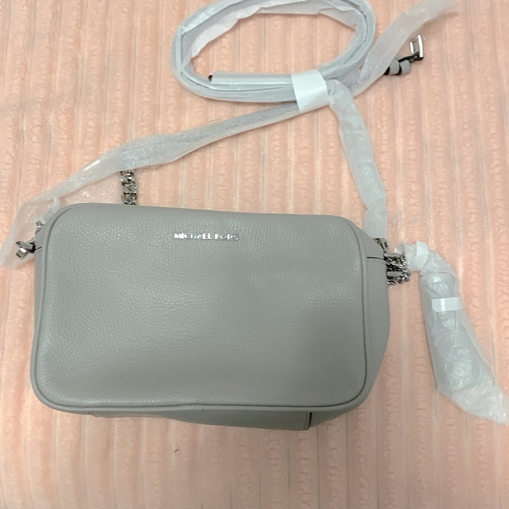Michael Kors jet set Crossbody in gray new with tags